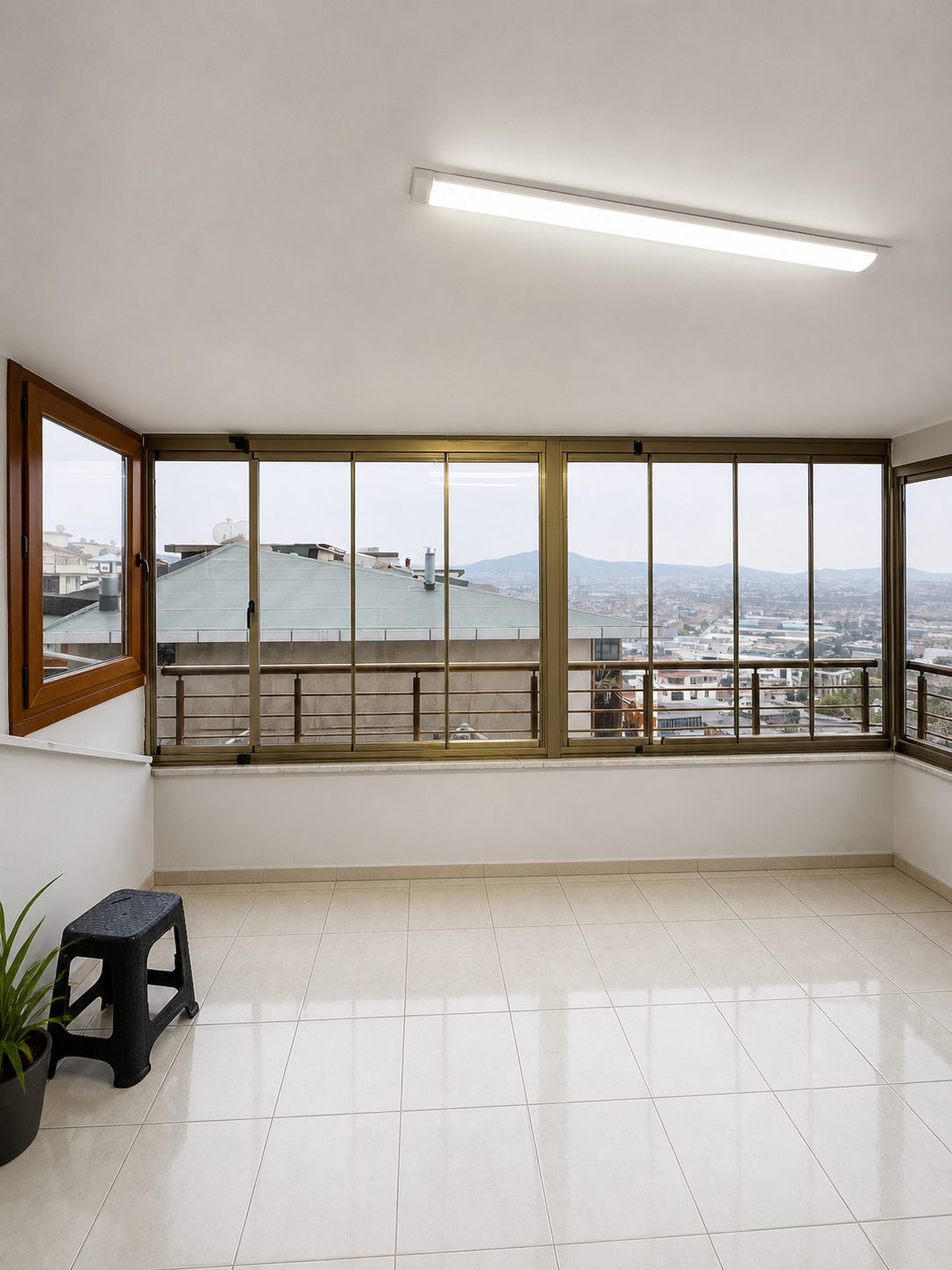 Cam balkon iç mekan